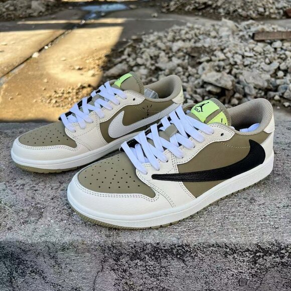 Travis Scott Air Jordan Green and white low-top golf shoes